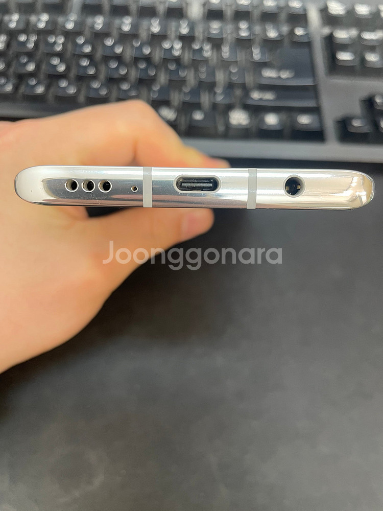 LG벨벳 화이트 128GB 무잔상 상태좋은 중고14만팝니다.--4