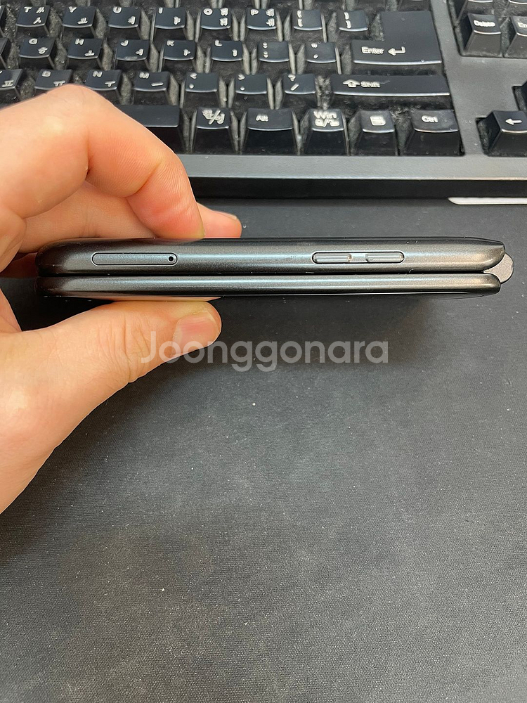 ALT스타일폴더 32GB 블랙 무잔상 상태좋은 중고10만5천팝니다--5