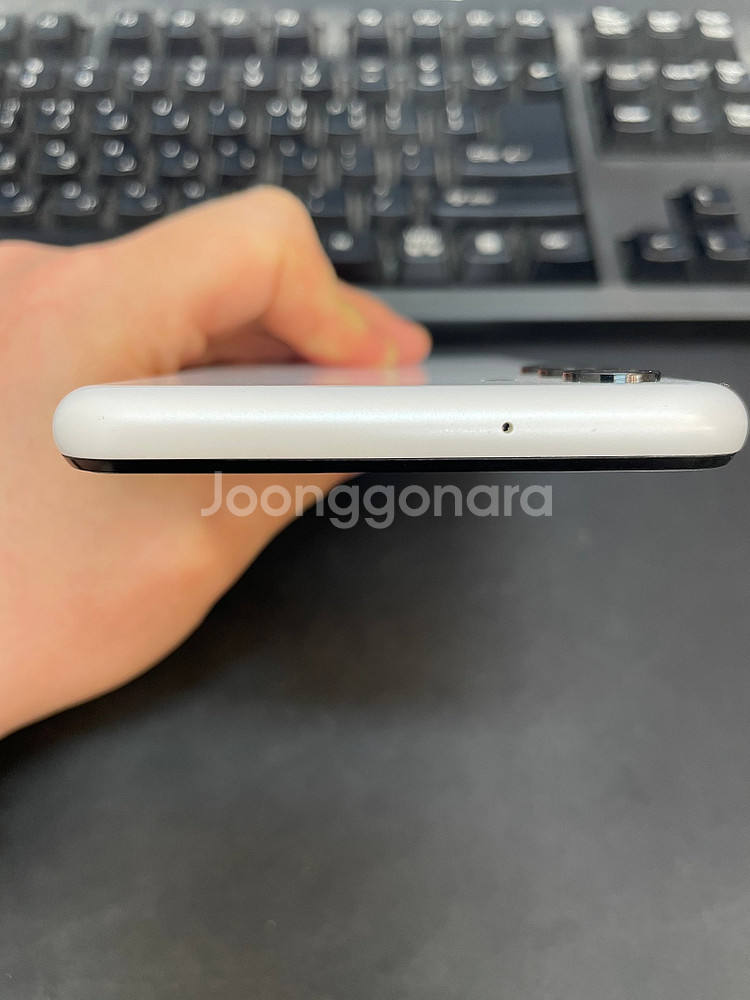 갤럭시A13 와이드6 화이트 128GB 무잔상 상태좋은 중고10만5천팜--2