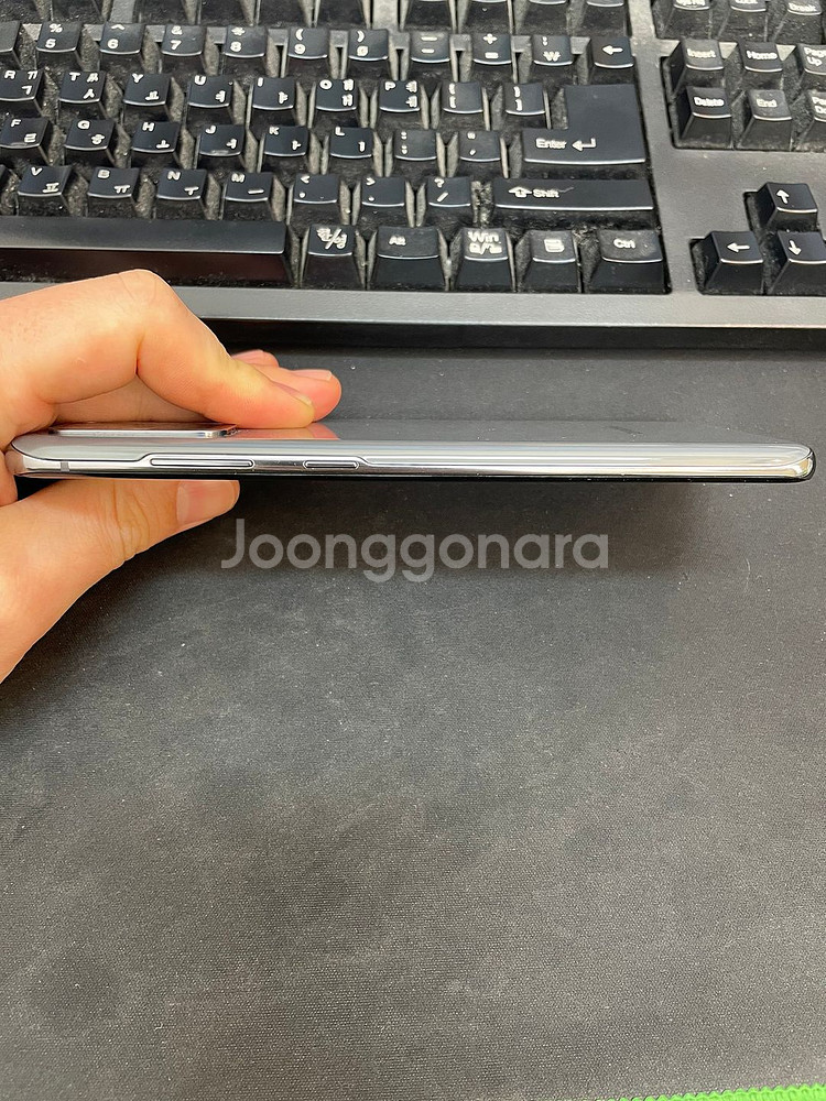 갤럭시S20플러스 그레이 256GB 무잔상 상태좋은 중고22만1000원팝니다--3