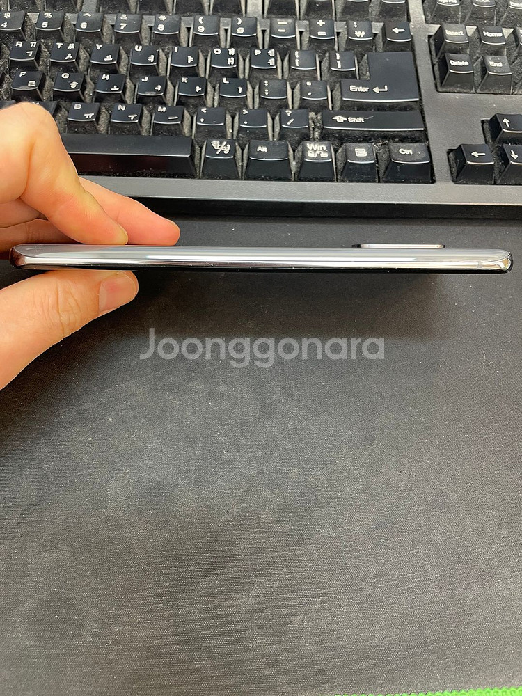 갤럭시S20플러스 그레이 256GB 무잔상 상태좋은 중고22만1000원팝니다--5