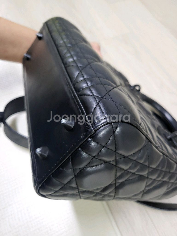 디올 레이디백 블랙--5