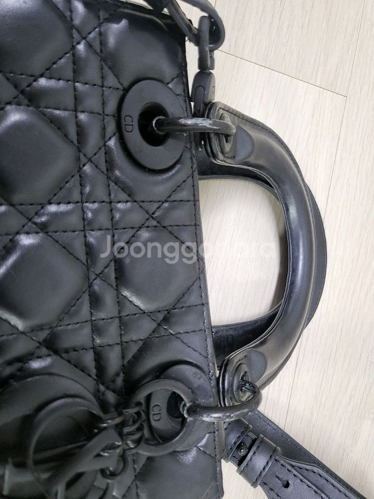 디올 레이디백 블랙--3