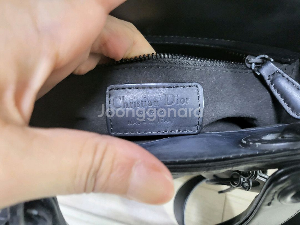 디올 레이디백 블랙--7