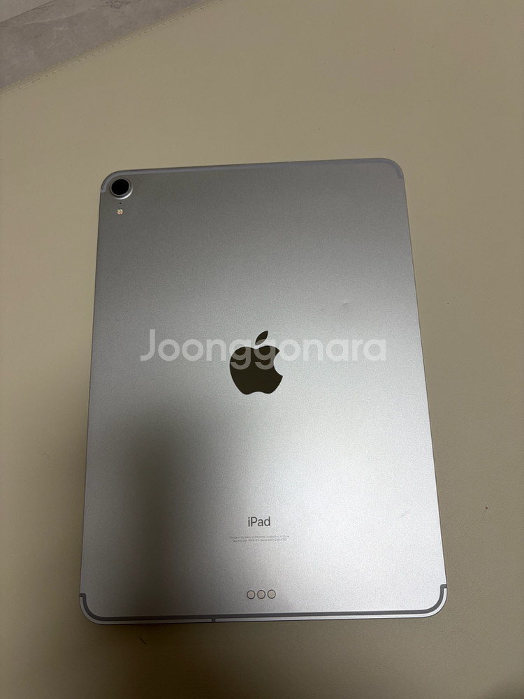 아이패드 프로 11인치 1세대 64GB 셀룰러 판매합니다--2