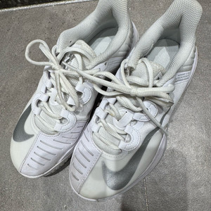 나이키 에어줌GP터보 테니스화 230