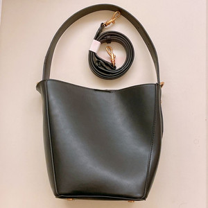 자라 최화정 버킷백