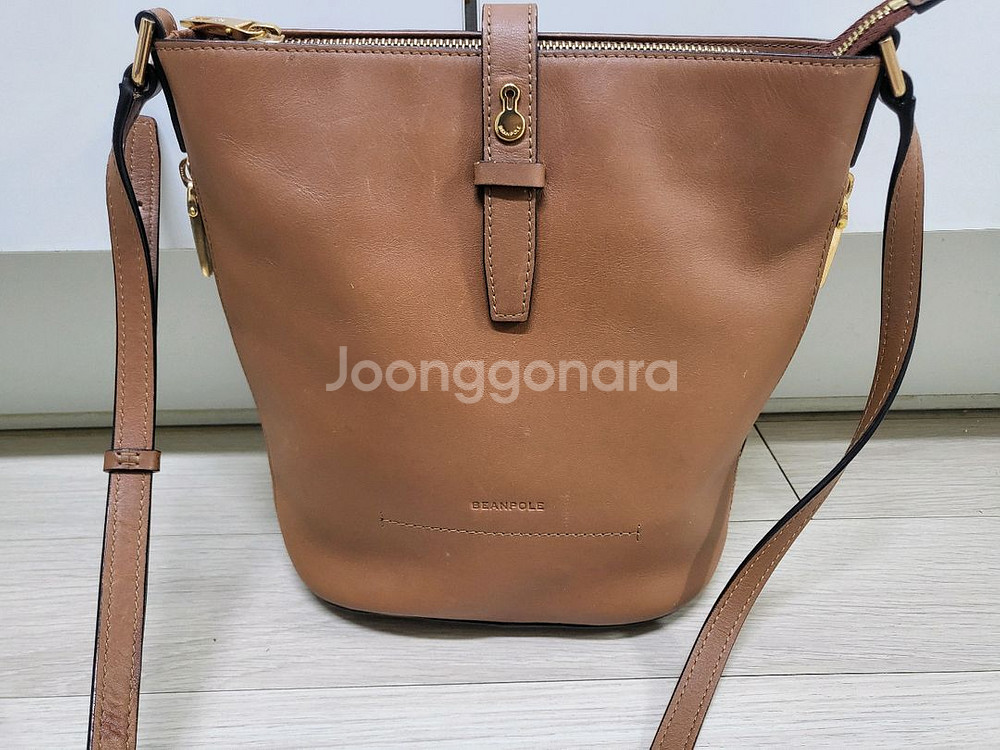 빈폴 가죽 버킷백--1