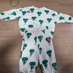 브로콜리 패턴 상하복