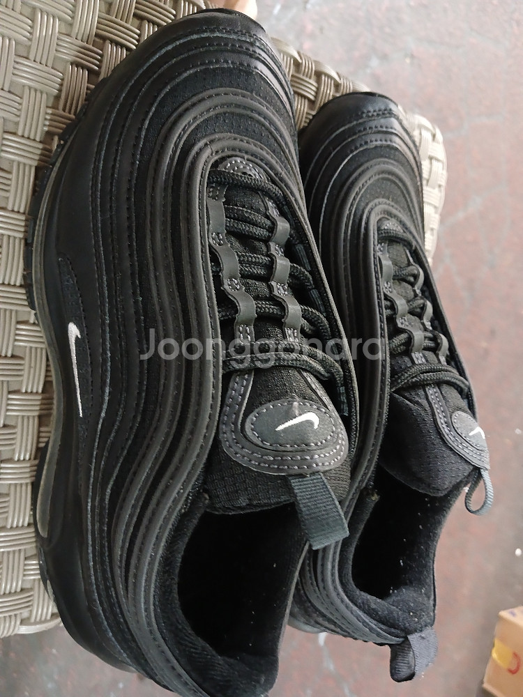 나이키에어맥스 운동화 4y 220~225--0