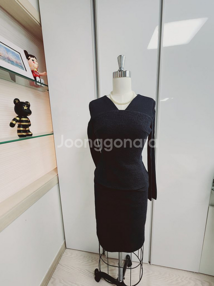 [새상품] 마인 브이넥 블랙 원피스 MINE 한섬--0