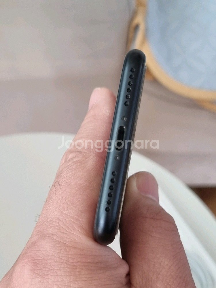 아이폰 SE3 미드나이트 64기가--0