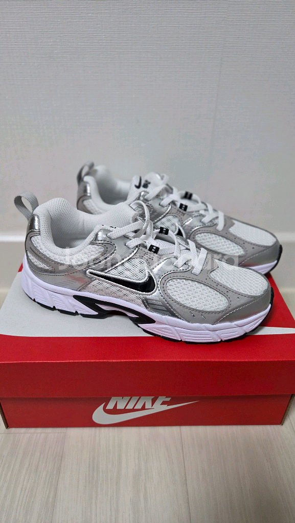 나이키 V5 RNR 키즈 운동화 새제품 220--0