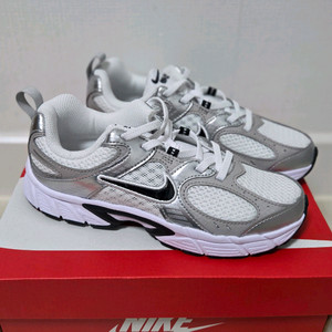 나이키 V5 RNR 키즈 운동화 새제품 220