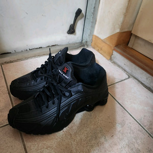 나이키 샥스 r4 w270