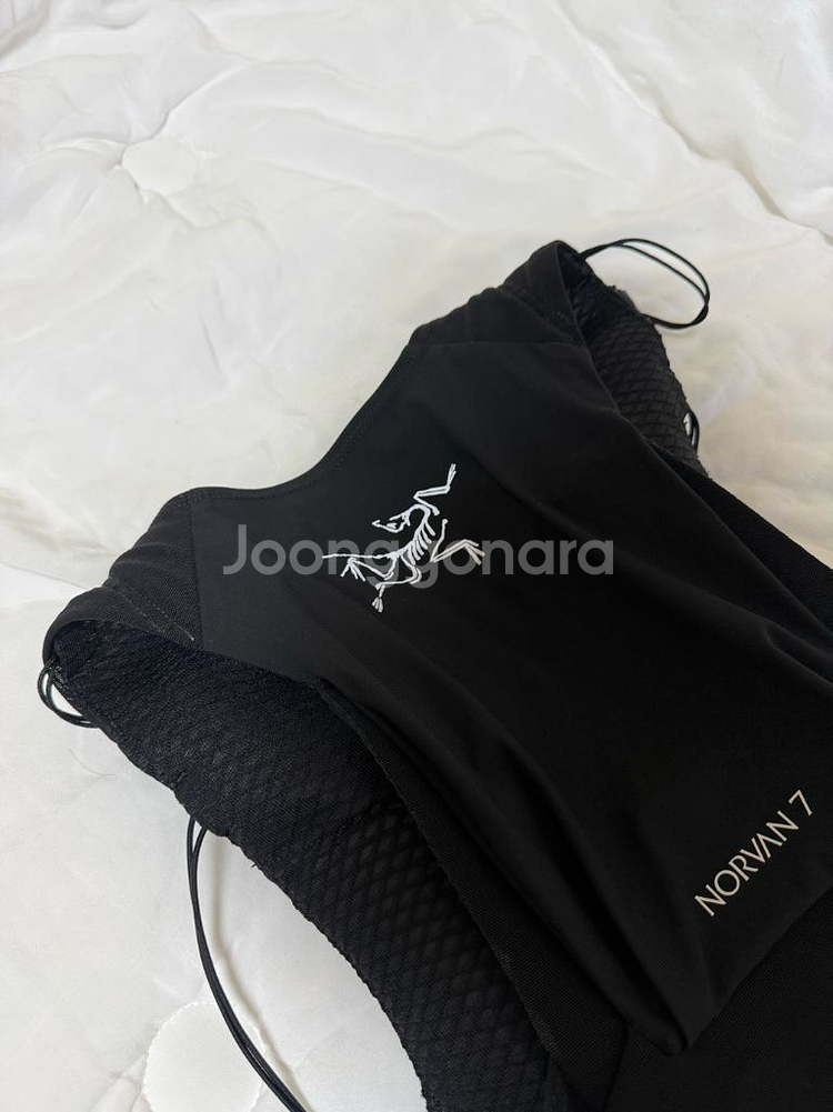 아크테릭스 Norvan 7 트레일 러닝 베스트 블랙 M--2