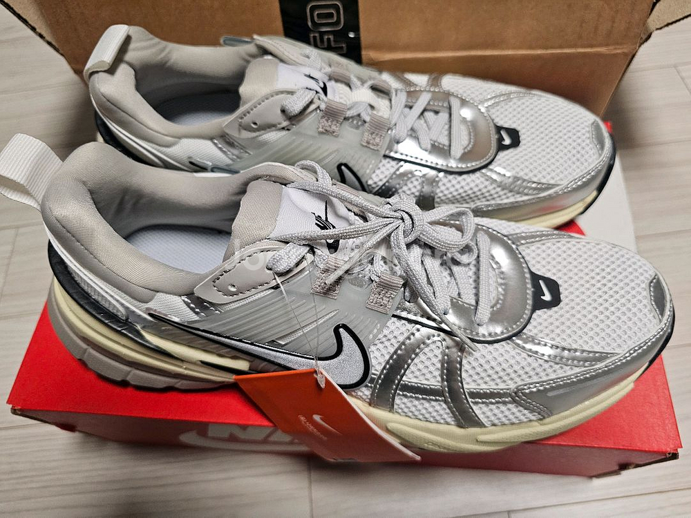 나이키 v2k 런 hj4497-100 265 새제품--0