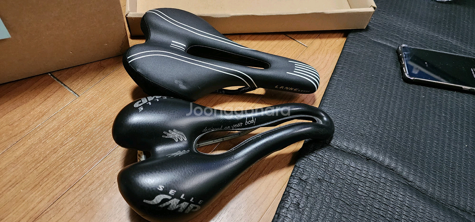 셀레 SMP 자전거 안장 팝니다.--0