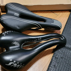 셀레 SMP 자전거 안장 팝니다.