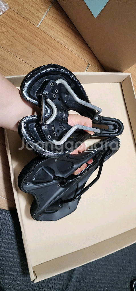 셀레 SMP 자전거 안장 팝니다.--2