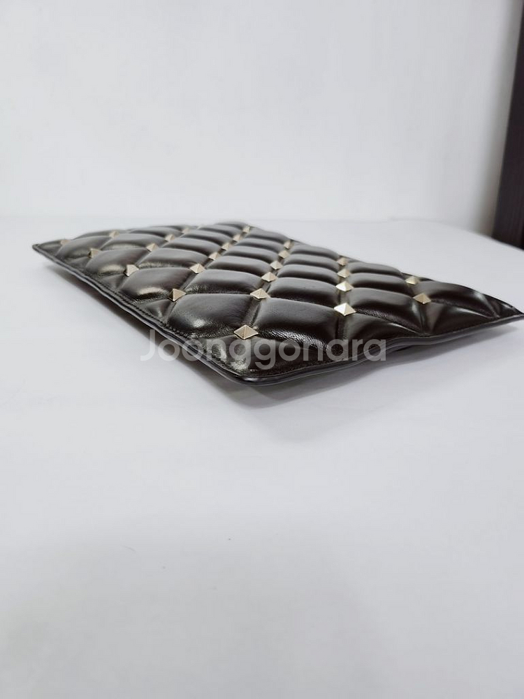 발렌티노 락스터드 블랙 금장 캔디 스터드 클러치--4