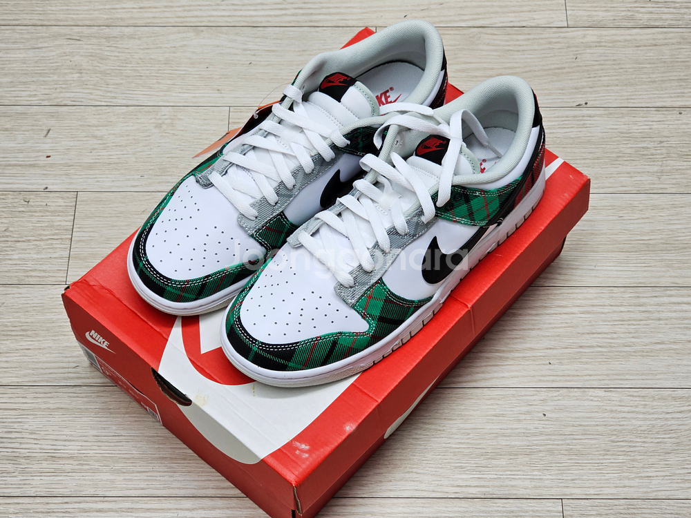 나이키 덩크 로우 레트로 프리미엄 화이트 앤 블랙 275--0