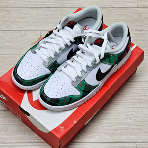 나이키 덩크 로우 레트로 프리미엄 화이트 앤 블랙 275