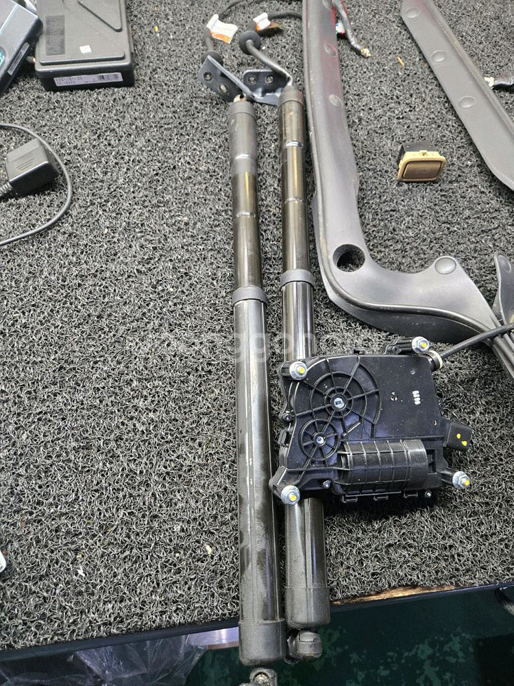 올뉴카니발 전동트렁크 개조 셋트 판매원해요--1