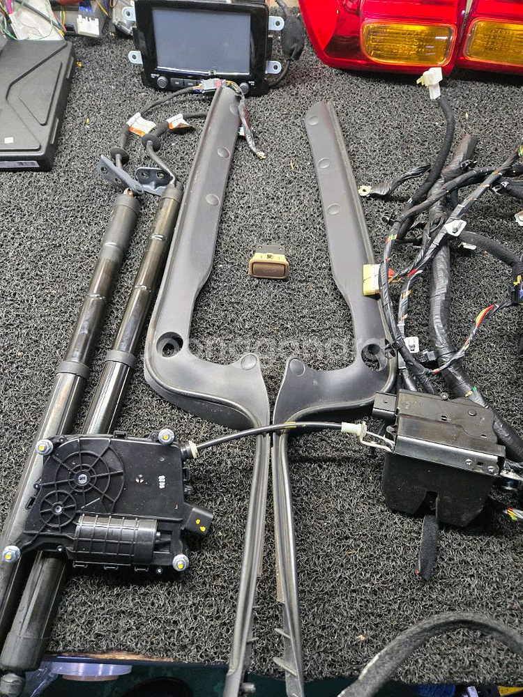 올뉴카니발 전동트렁크 개조 셋트 판매원해요--3