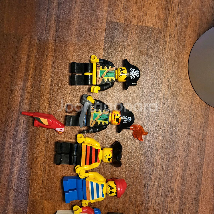 올드레고 해적,정부군 피규어입니다--1