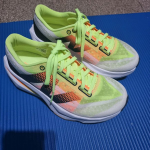 뉴발란스 퓨어셀 레벨4 230