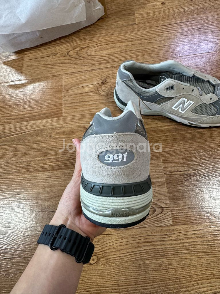 뉴발란스 991 그레이 UK8 새상품 팝니다--2