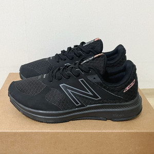 [245] 뉴발란스 WFLSHBT 운동화