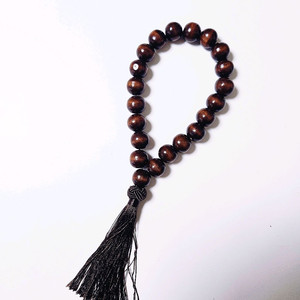 새상품]맑은 소리 산달나무 염주 자동차 기어봉 백미러 네비 휴대용 전동 운전 오토바이 룸미러 인테리어 현관 창문