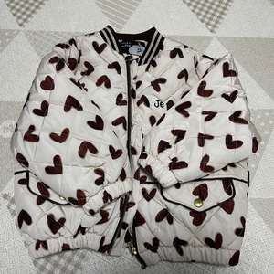 리미떼두두 하트퀄팅 패딩m사이즈입니다.