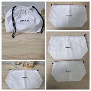 정품) 샤넬 화이트 복조리 파우치 (코스메틱)