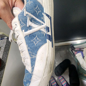 루이비통스니커즈 275. 팝니다