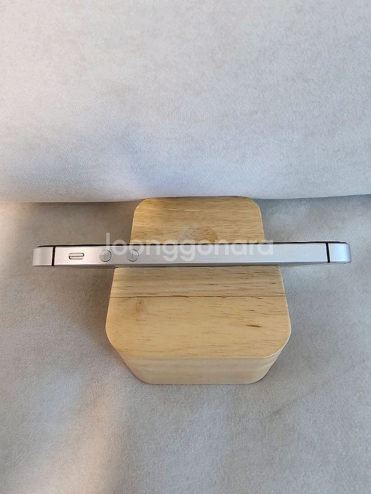 아이폰 SE1 그레이 128G 판매!(배터리 100%)--3