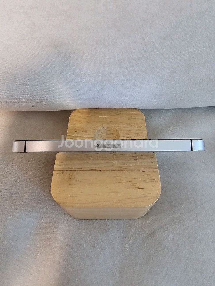 아이폰 SE1 그레이 128G 판매!(배터리 100%)--2