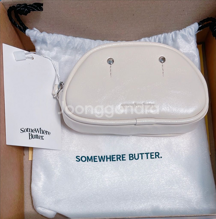 새상품:)썸웨어버터Tiny Baguette Bag-크림--5