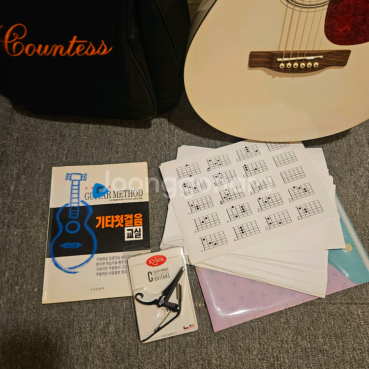 카운티스 통기타, 아이보리색 어쿠스틱기타--1