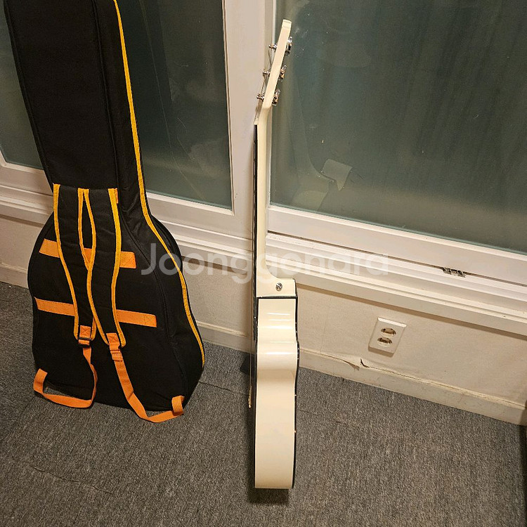 카운티스 통기타, 아이보리색 어쿠스틱기타--7