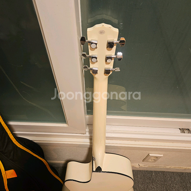 카운티스 통기타, 아이보리색 어쿠스틱기타--6