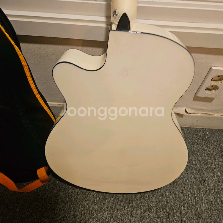 카운티스 통기타, 아이보리색 어쿠스틱기타--5