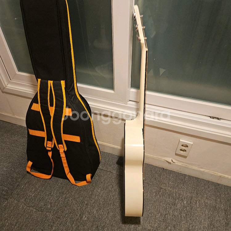 카운티스 통기타, 아이보리색 어쿠스틱기타--8