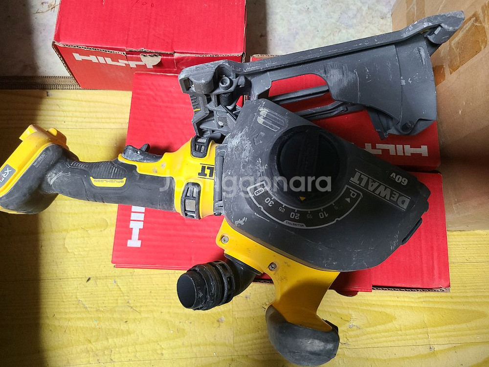 디월트 무선 원형톱 DCG200n 60v홈파기 콘크리트커팅등--2