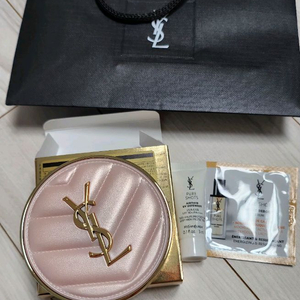 입생로랑 뚜쉬 에끌라 글로우 쿠션 새것