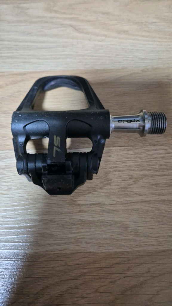 엑스페도 스러스트 티타늄 스핀들 로드 클릿페달과 적색 클릿 신품 2세트 포함 판매.--3