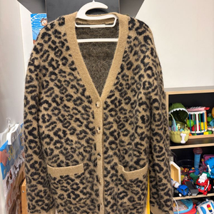 R2W 알파카 가디건 팔아요