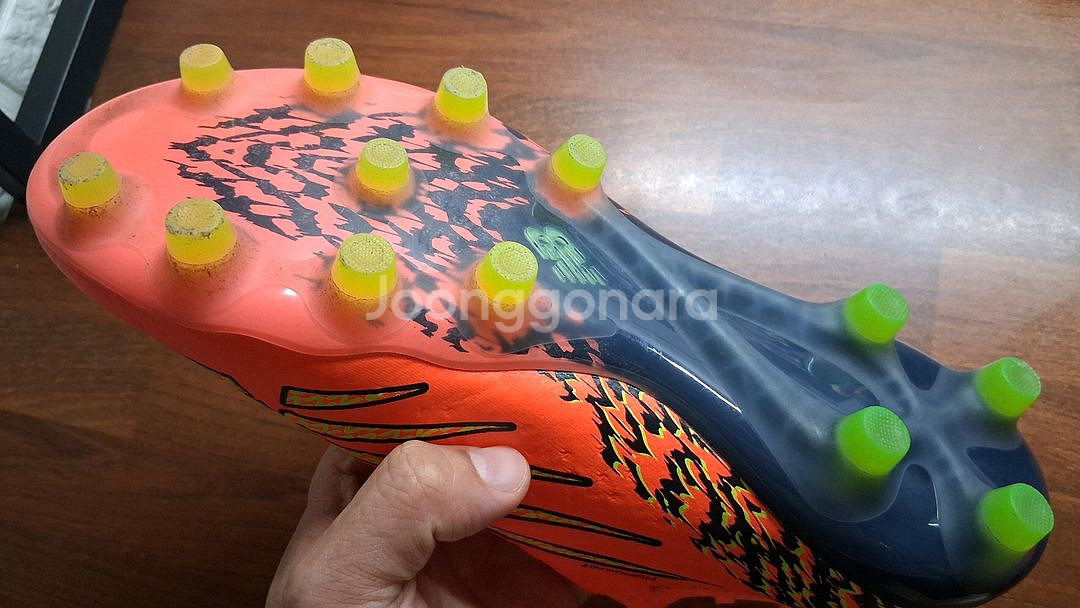 [265] 뉴발란스 퓨론 V7 프로 hg 축구화--4